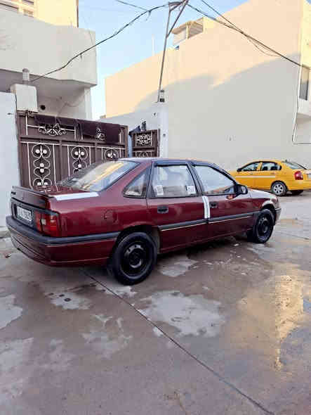 سلام عليكم اوبل للبيع  كير اوتوماتيك  موديل ٩٣  حجم 18 سنويه منتهي  بشرت تحويل و وكالة سيارة كلش نضيف لا صرف  ولا بخار  سعر 51  بيه مجال . ***********
