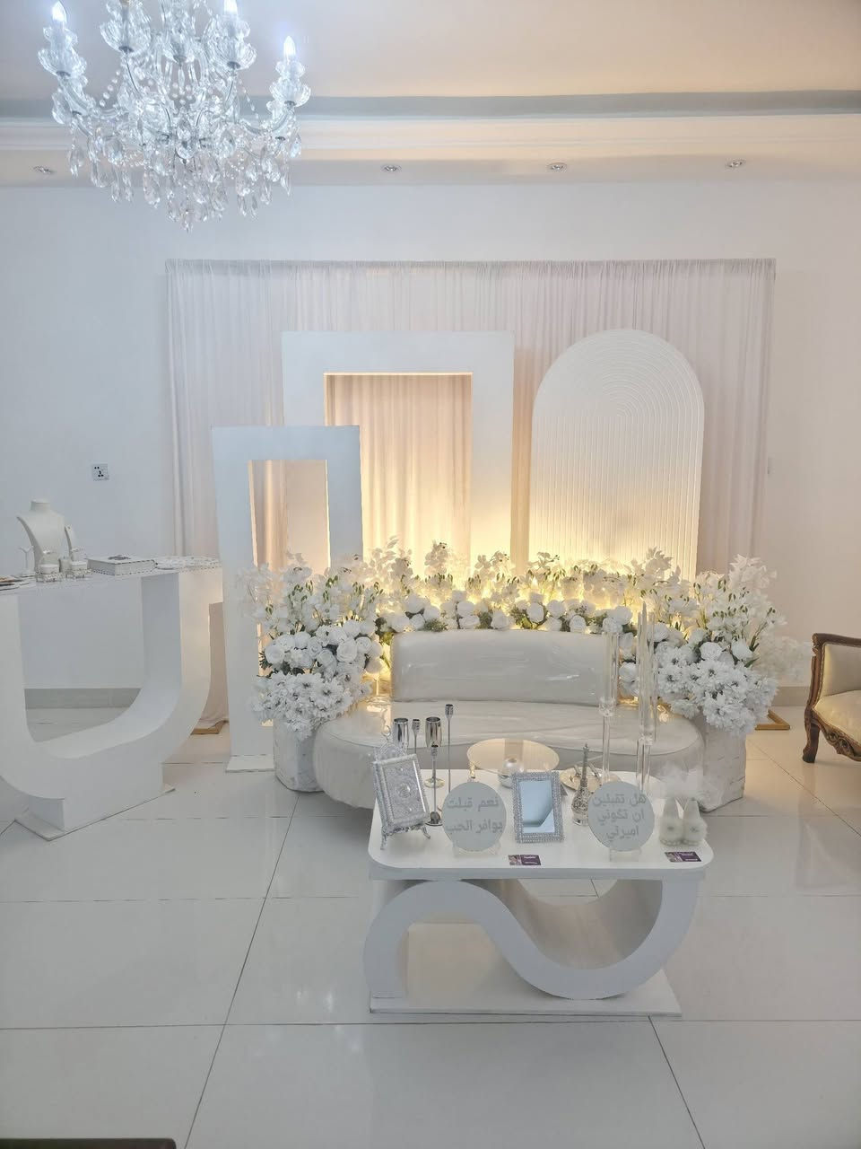 🤍💍… كوشات منزلية متوفرة للاجار داخل بابل #عقد_قران #حفلات #حنة #كوشات #خيمه المشيه #كراسي شيفاري #جنط العروسه #برنص المهر #وثيقه العقد #مصوره لتصوير احلى الذكريات بجوده عاليه واحترافيه للأستفسار واتساب ***********
