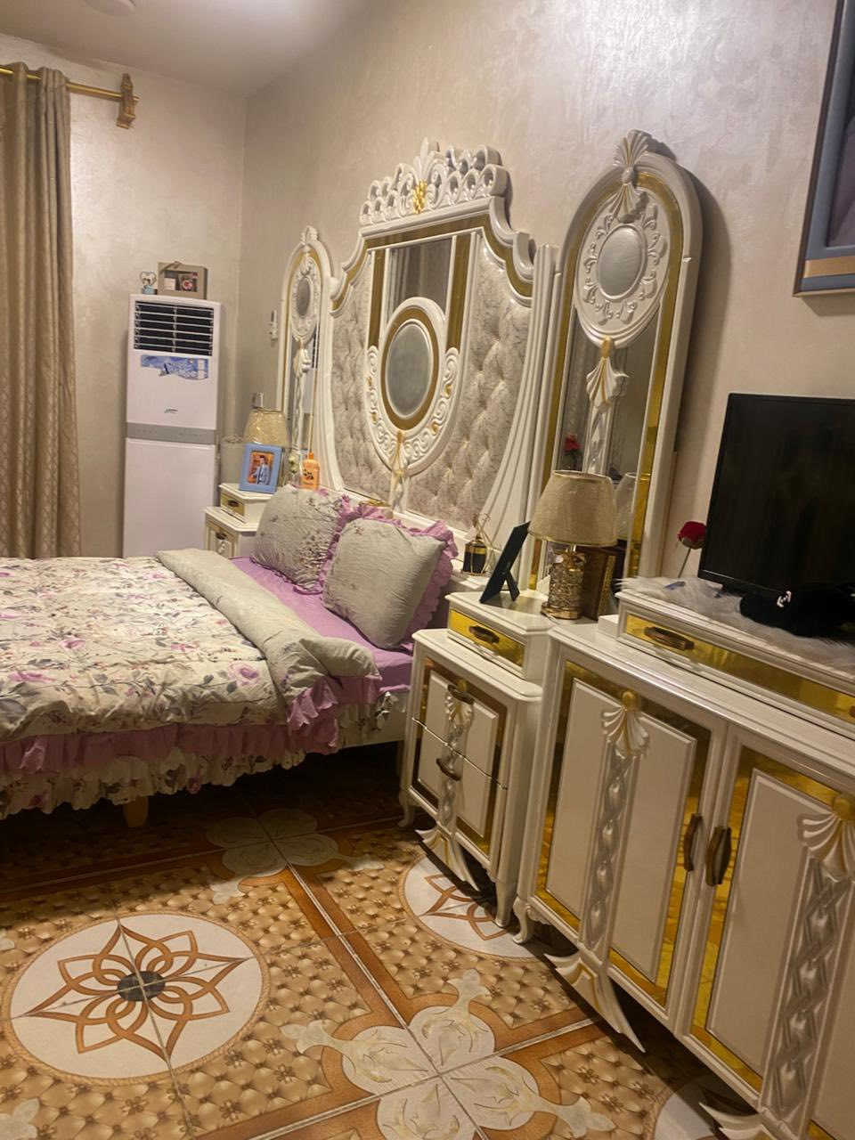 غرفه نفصال خشب عراقي خت الجديده عندي شدونقل الغرفه شغل ثقيل درجه وله العنوان الزعفرنيه السعر عله خاص خابرني اوراسنيه وتدلل هاتف ***********
