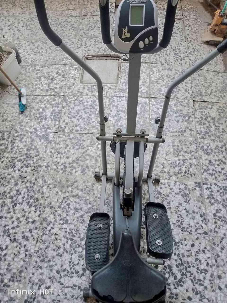 جاهز رياضي اصلي يقيس حتى. سرعة النبض ❤️
250 وبي مجال رقمي *********** 
بغداد حي اور عنواني
