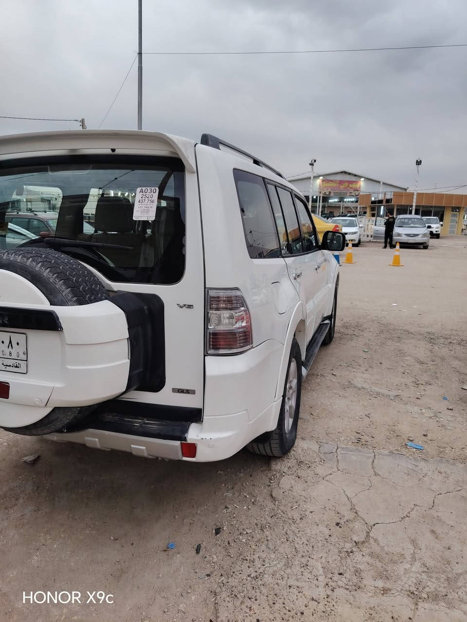 باجيرو حبتور فول مواصفات فتحه موديل 2014 رقم قادسيه بسمي مكفوله من الضربه القويه بيه قطعتين تبديل بدون ضرر السعر 150 مع المجال للتواصل ***********
