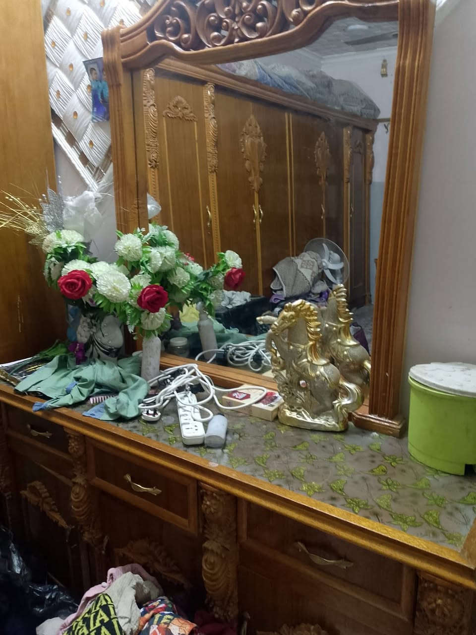 للبيع غرفه خشاب نضيفه تخبل سعر مليونين بيه مجال عنوان حمزه شرقي رقم ***********
