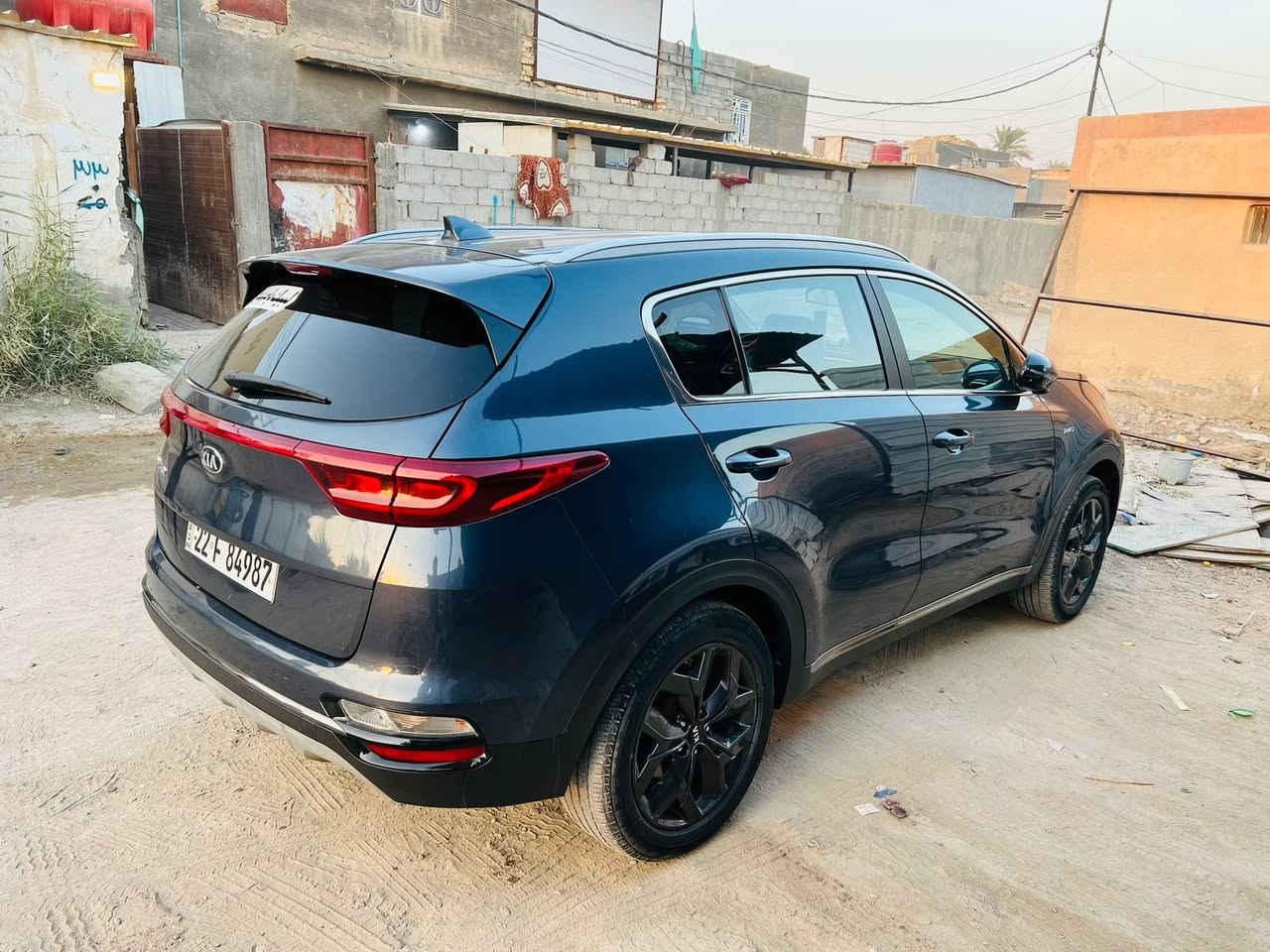 السلام عليكم
سبورتج 2021 وارد امريكي حادث بسيط 
رقم اربيل 
رادار ٣انظمه تحكم فور ويل اوتو درايف تحكم استيرن شاشه داخل جلد السياره مكفوله كير ومحرك 
ماشيه 55 ميل
السعر ١٧٥ وبيه مجال بسيط
للاستفسار ‪0773 531 0470‬
