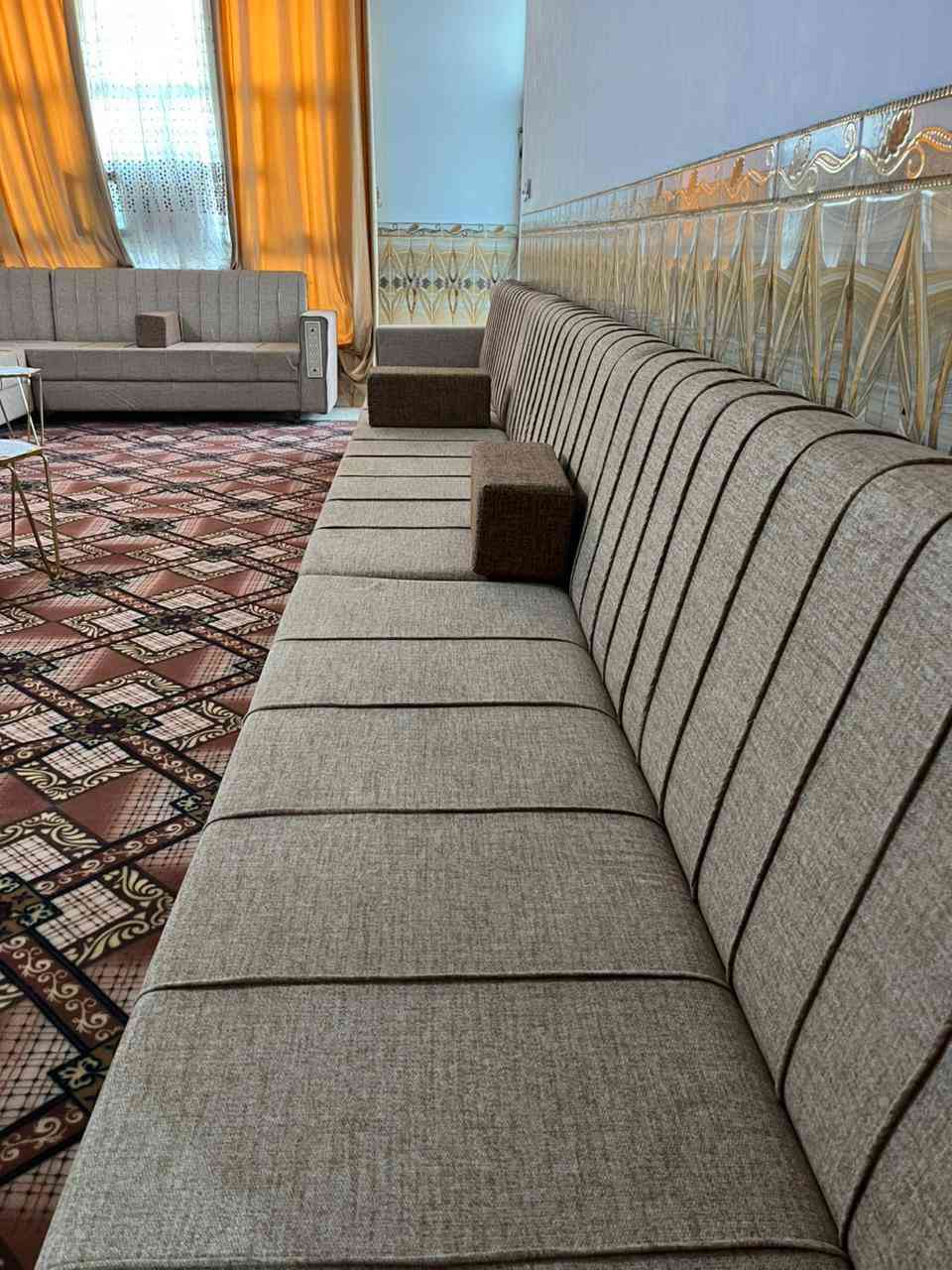 ديوان تسكام جديد ،22 متر للبيع سعره1,750وبي مجال 
مكاني حله ورديه خارج‏ ‪0760 120 6100‬‏
