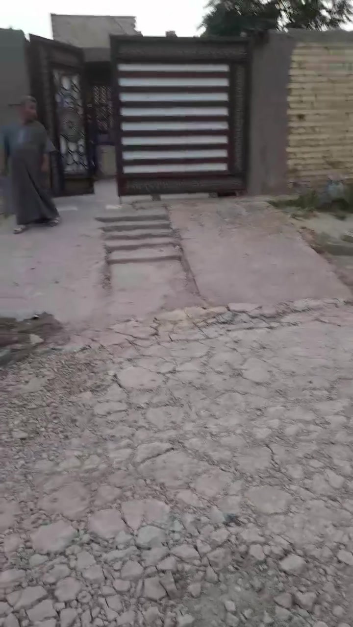 للبيع منطقة الدواجن خلف الزيتون موقع كلش حلو مساحه 250م تفاصيل داخل الفيدو الاستفسار هاتف ***********
