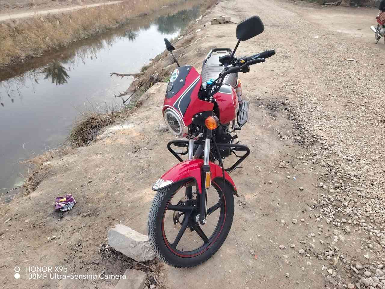 سلام عليكم دايوان للبيع مديل 25 جديد زيرو ويل 18باب اول   ستخدام قليل   اوراق سكنر  صارله اشهر طالعه من الوكيل السعر1500وبيه مجال مكاني بابل محاويل قرب سيطرة الاثار   تصل ***********وتدلل
