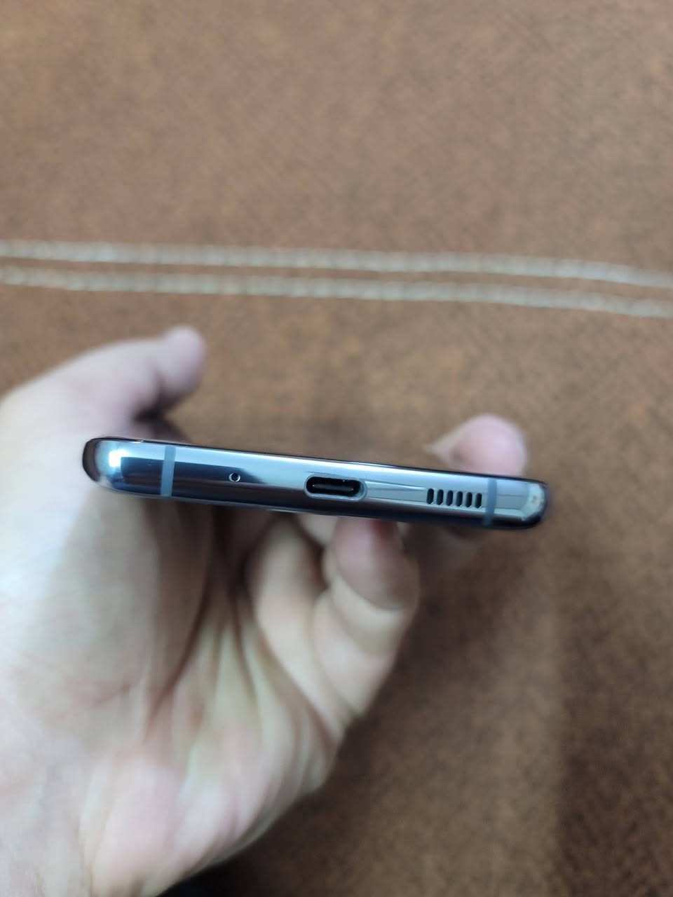 السلام عليكم يوجد سامسونج اس ٢٠ الترا ٢٥٦ دبل شريحه عربي اصلي رصاصي مع شاحنته الاصليه وسماعته نضافه ١٠٠ بالميه السعر ٢٧٥ مع مجال قليل مكاني الشعب ***********
