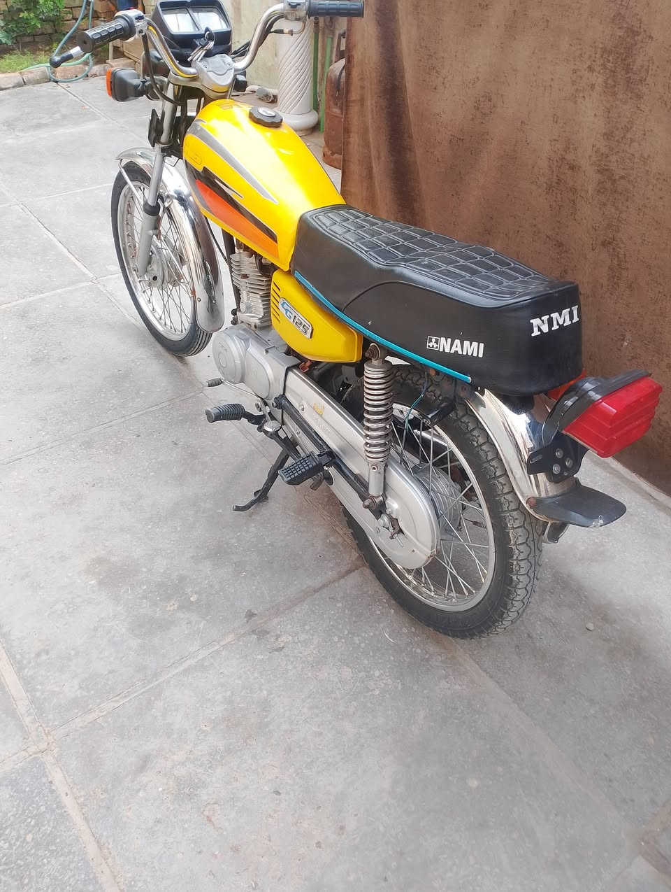 السلام عليكم دراجه ايراني نامه أصل أوراق وكيل سيد خلدون 
دراجه حلوه ونضيفه مكينه  مفتوحه مو تجيني دكلي عبالي ما مفتوحه  السعر 850وبيهة مجال  بسيط رقمي *********** ما متواجد ماسنجر فقط رقم
