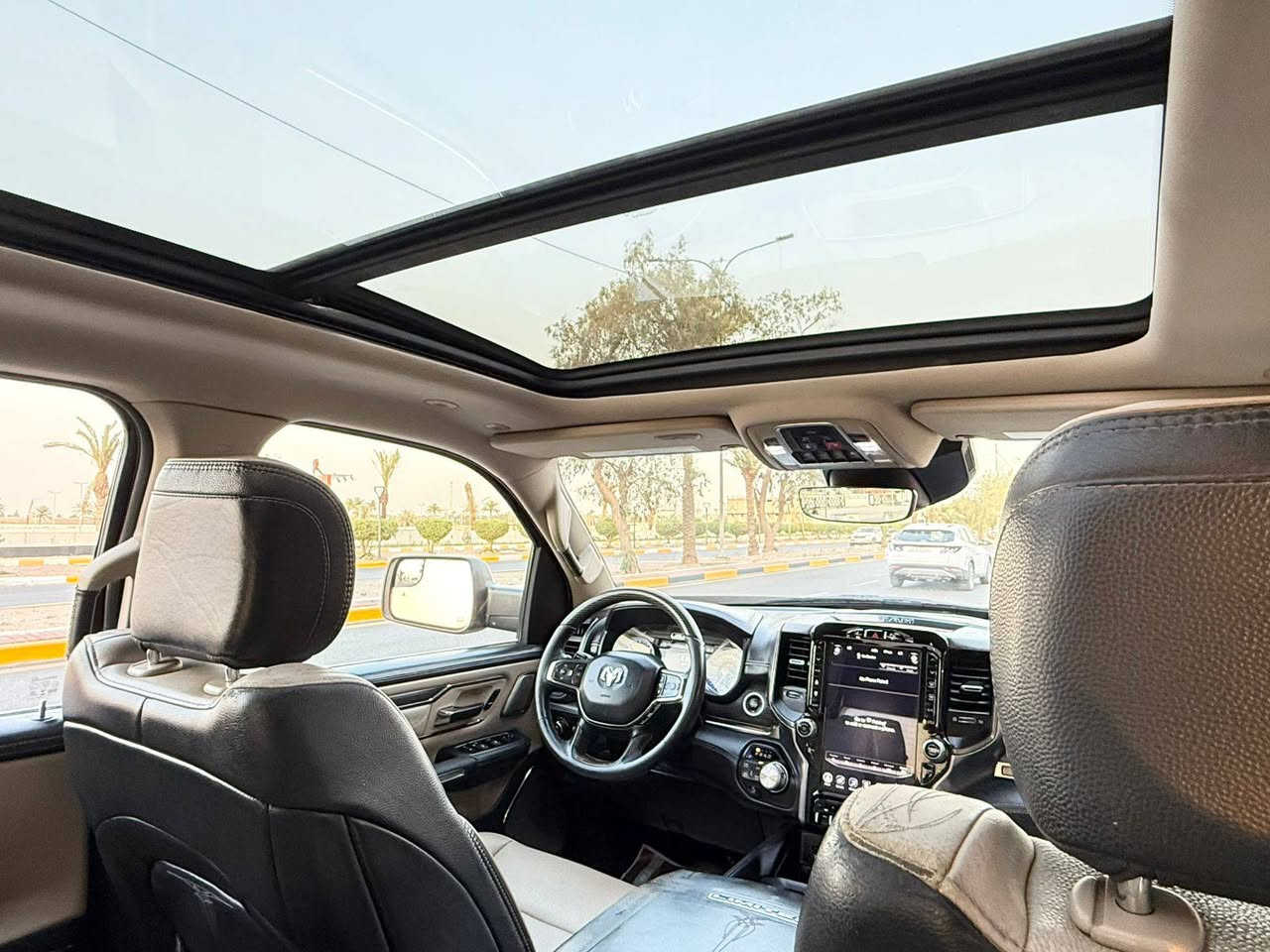 للبيع دوج رام لمتدد اعلى فئه 
فول ال فول 
دوج رام 1500 لمتد 
الموديل 2019
المحرك : V8 5.7L .
رقم بغداد  رقم جديد 

السعر والاستفسار
***********

المواصفات :
* دفع رباعي 4x4. فور ويل
* رادار تفاعلي مع مانع تصادم. 
* نقطة عمياء. 
* تحذير الخروج عن المسار
* استطفاف ذكي (اوتوپارك).
* دوسات جانبية كهربائية.
* المصابيح الأمامية زنون.
* كشافات الضباب زنون. 
* المصابيح الأمامية والمصابيح الخلفية LED. 
* دخول ذكي (بصمة). 
* تشغيل عن بعد.
* مقاعد من الجلد الفاخر. 
* المقاعد كهربائية مع ميموري.
* المقاعد الأمامية تبريد وتدفئة. 
* المقاعد الخلفية تبريد وتدفئة. 
*الستيرن تدفئه 
* شاشة كبيرة 12 أنچ.
* نظام ملاحة نفكيشن GPS.
* حساسات امامية وخلفية.
* 
* مانع تصادم خلفي. 
* مكيف خلفي.
*محدد سرعة.
* ويل كروم قياس 22 انج.
* مرايا كهربائية جانبية من الكروم قابلة للطي كهربائيا.
* شاحن موبايل لاسلكي (واير ليس).
* الشباك الخلفي كهربائي. 
* المرايا الجانبية تدفئة. 
* باب الصندوق كهربائي. الخلفي .
* امكانية تعديل ارتفاع دواسات البنزين والبريك.
* هاند بريك كهربائي.
* جوبلسات جگات تصعد وتنزل 
* حساسات امامية. 
* حساسات خلفية. 
*
* مرايا مع خاصية التعتيم الذاتي. 
* مساحات تخزين إضافية 

للاتصال***********
مكان السياره كربلاء
