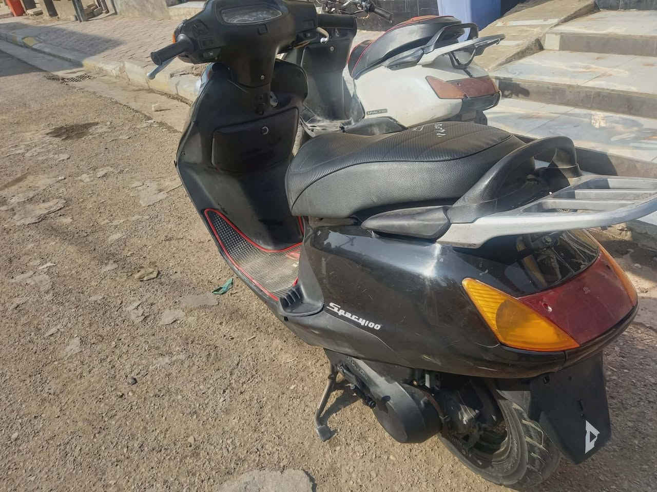 سلام عليكم دراجه سبيسي ياباني مفتوحه مره وحده قبل سبوعين دراجه كفرات اصليه كابريته اصلي كله شغال
