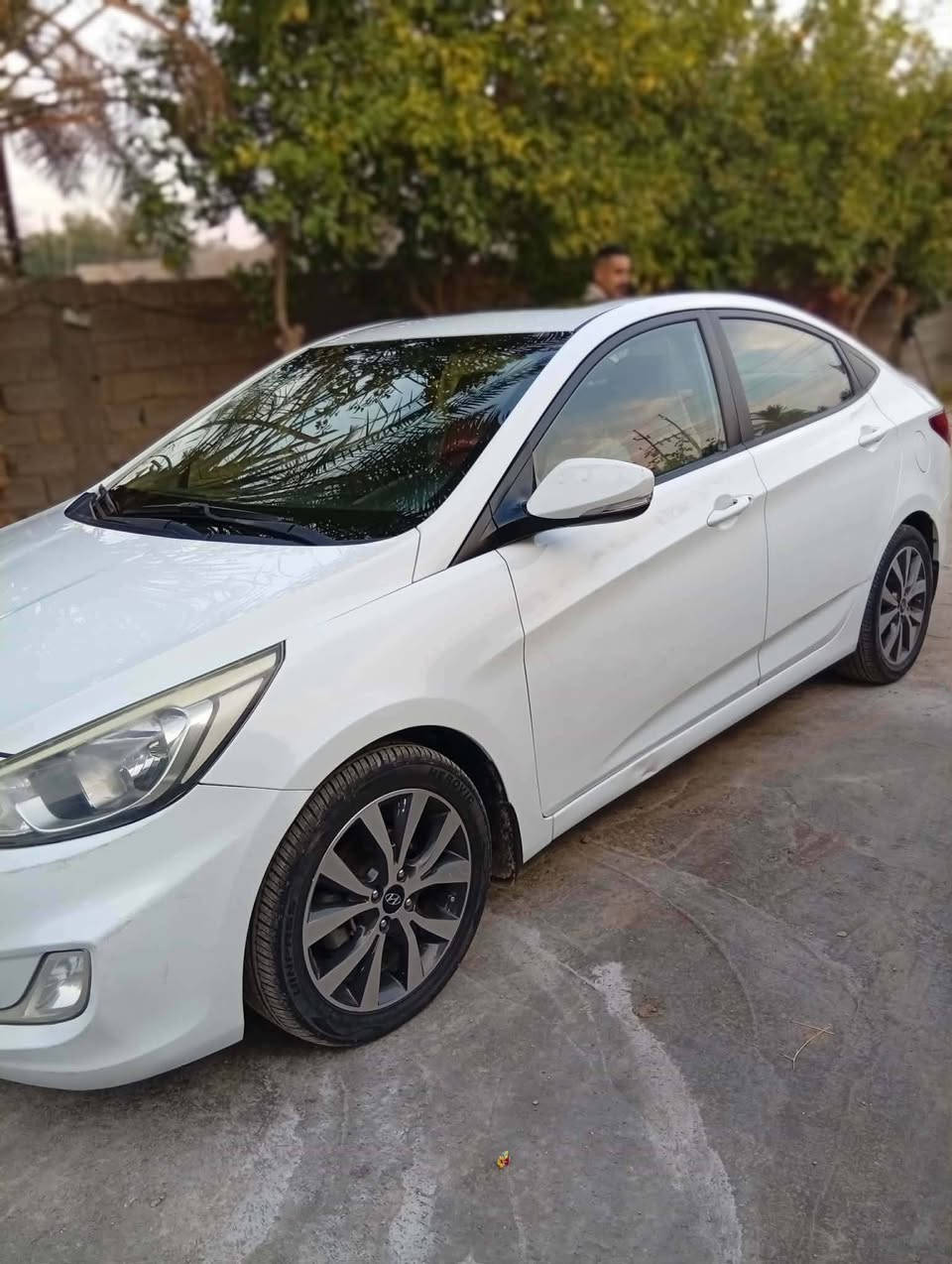 اكسنت 2016 خليجي فول بيه بارد باب السايق وشويه بلبنيد السياره كامله كل نقص مابيه***********  السعر 117 مكلف بالنشر
