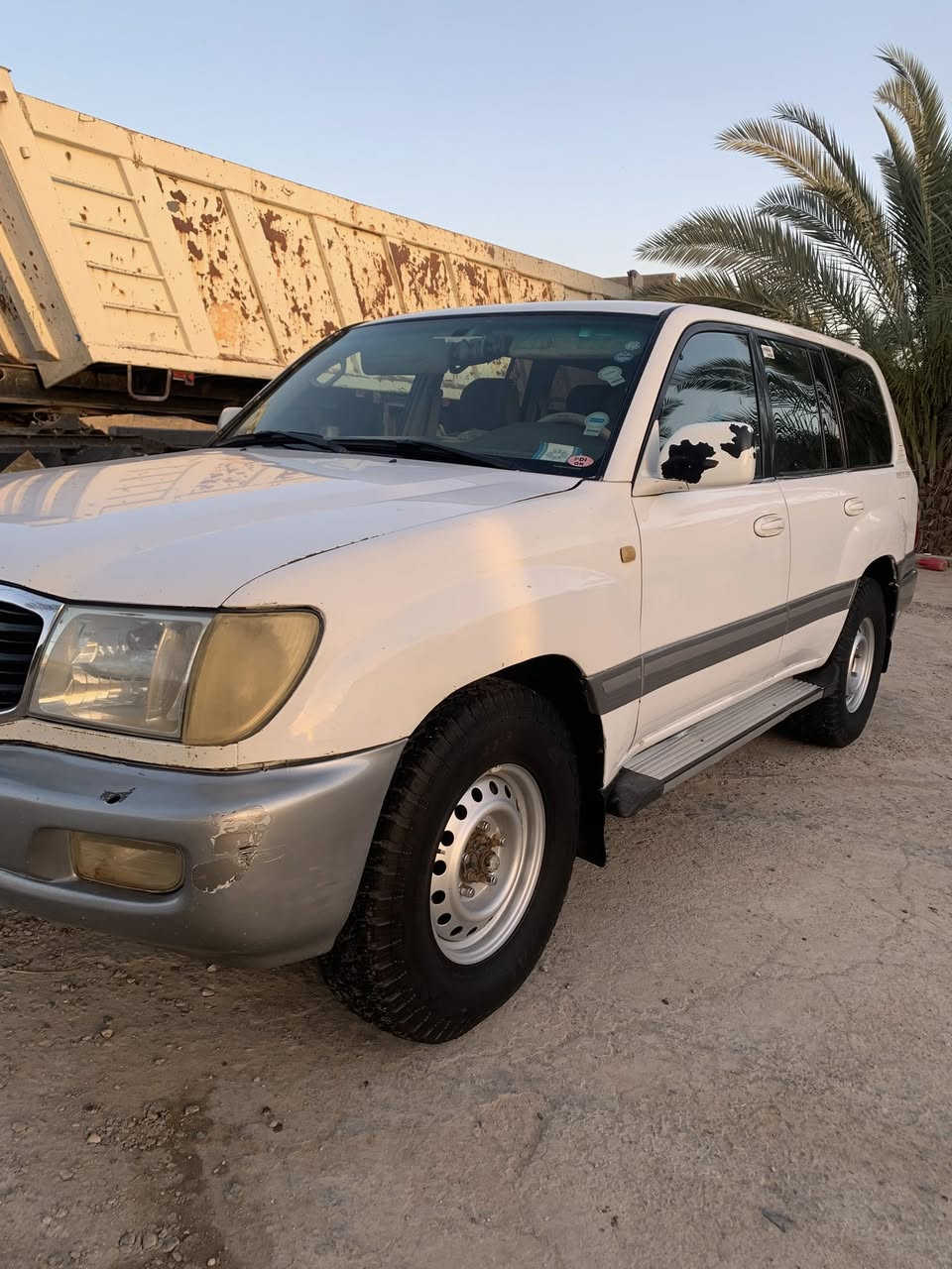 لاندكروز 99
فول  عادي كير مكينه شرط

جام كهرباي  دواخل بيجي صاج 

3قطع تبريد ثلاجه  

دبل اسبير منظومه غاز 80

سعر120وبيهه مجال ***********
