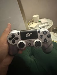 بلي 4 فات مآبي شي نضيف جدا معا ضمان 6 اشهر  مفتوح فقط لتنضيف امانت الل...