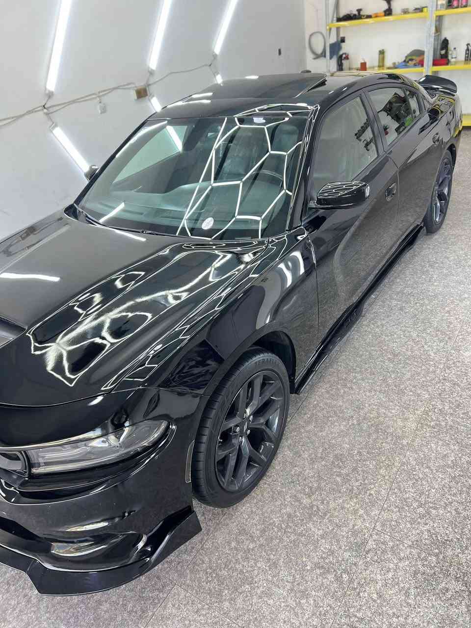 جارجر 2021 SXT بلاس
السياره أمريكي حادثها جاملغ وبنيد مبدلات بدون صبغ 
بيها حافت الشاصي مو قوي شي بسيط 

مواصفات 
فتحه سلايد روف 
بصمه  تشغل عن بعد وابواب
كأمره وحساسات خلفي 
شاشه 
كشنات جلد بلاد مو تغليف
كشنات كهرباء 
خزن ميموري
كشنات امامي تدفئه تبريد 
كشنات خلفي تدفئه 
هيتر استيرن 
قطعتين تبريد 
السياره بوضع الشركه 
ماشيه 80
مكان السياره حي الحسين 
***********
