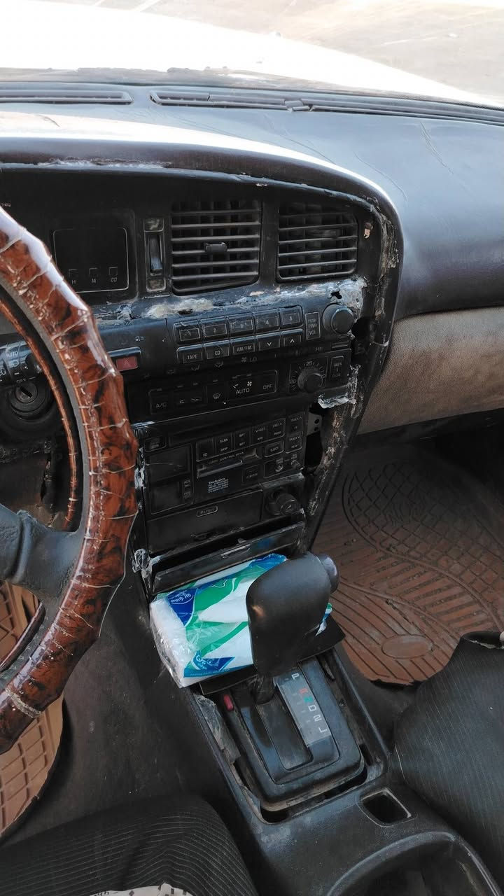 سياره مارك ب٤٠ وبيه. مجال كربلاء طوريج الرقم ***********
