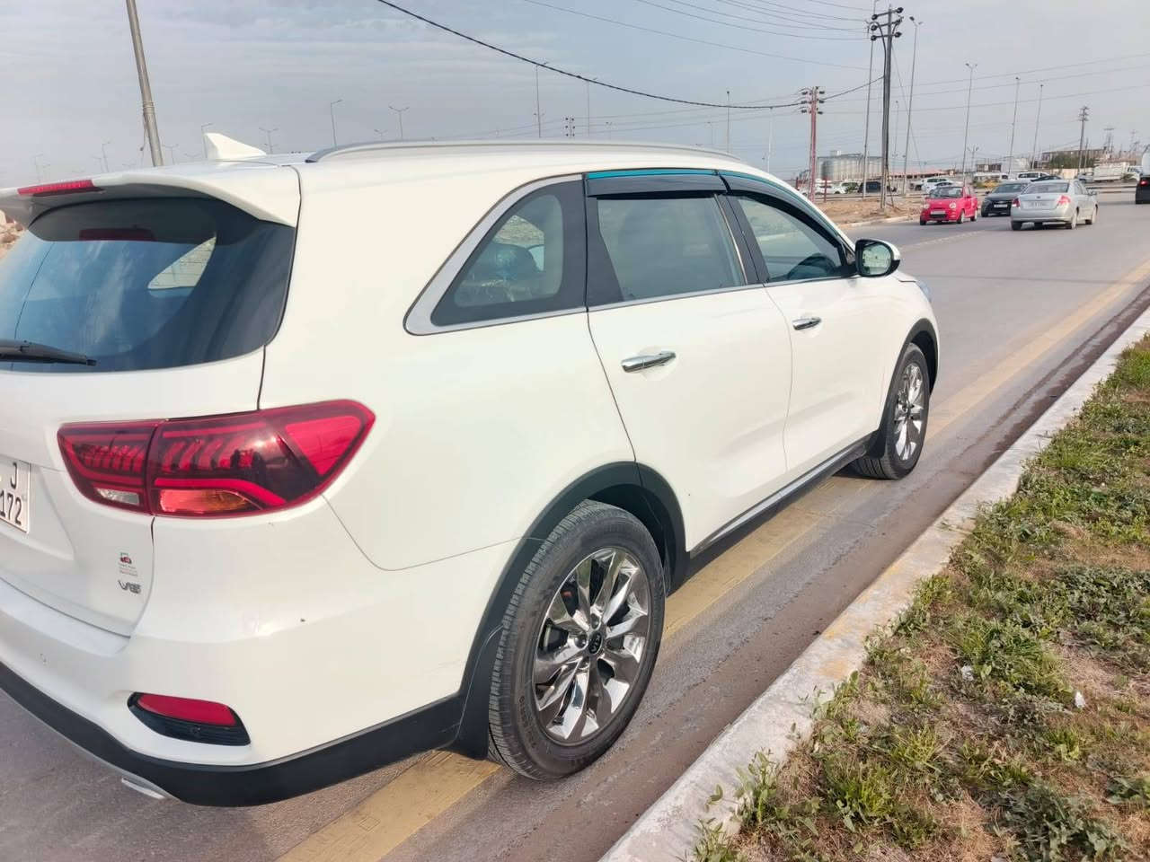 السلام عليكم 
سيارة نوع سورنتو خليجي موديل 2020 رقم بغداد 
فول موصفات عده البنراما سياره 6 اسلندر سبعة راكب 3 قطع تبريد مري شفط جنطه كهربائي  كامرة حساسات  شاشة كبيرة كشنات جلد السياره كفالة عامة من ضربة وصبغ وتبديل 
السيارة جديدة ماشية 55 
كير مكينه حداديو تبريد كفالة عامة تخم تاير  اسبير ما نازل السعر 257 
العنوان محافظة كربلاء 
رقم الهاتف ***********
