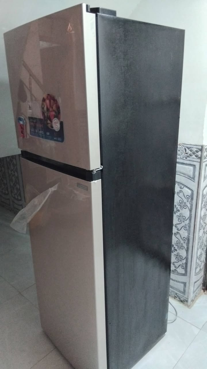 ثلاجه استخدام قليل للييع
شغاله على الفحص
سعرها ٣٥٠ وبيها مجال
***********
