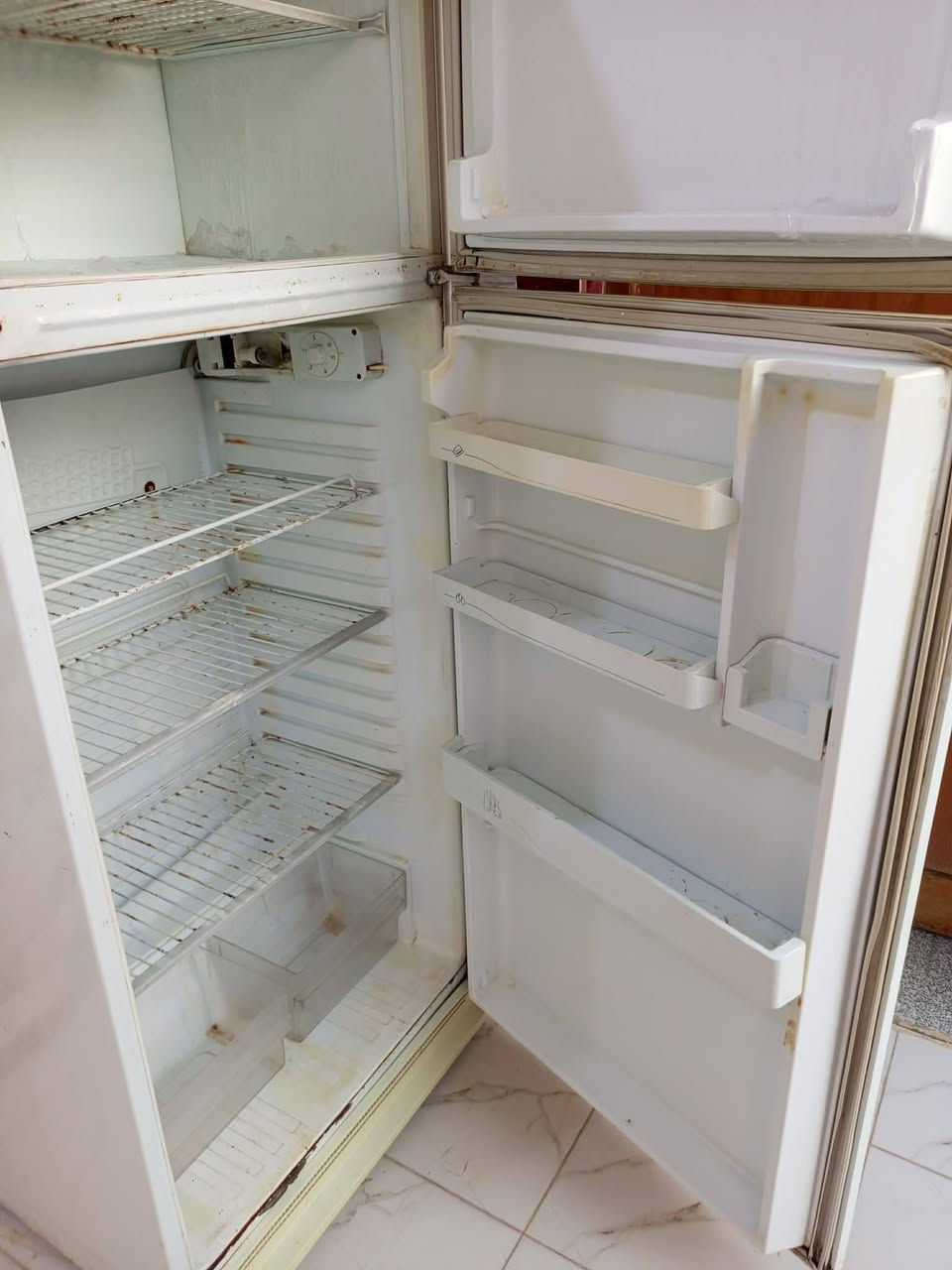 ثلاجه مصريه كبيره مبدل ماطور شغاله على الفحص السعر ١٥٠ وبي مجال قليل


**إذا كنت صاحب هذا الإعلان وتريد حذفه لأي سبب، رجاءا أرسل رسالة إلى الدعم الفني**