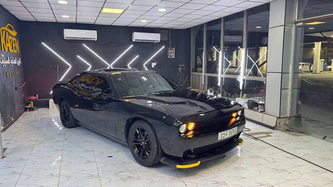 الله بالخير 
جالنجر 2022
V6 3600 

ماشيه 43. الف كيلو 
كشنات مخمل اسود 
سياره بلاديه ما ملعوب بيه 
شاشه وسط 
تحكمات استيرن 
بيه نظام لسبورت ولعادي 
ضربتها جاملغ ايسر وشوي من باب
امبدل جاملغ نفس لون 
وباب مصبوغ  بنيد راجع بارد 
باسمي رقم جديد سعر 207
 مكانه بصرة ***********
