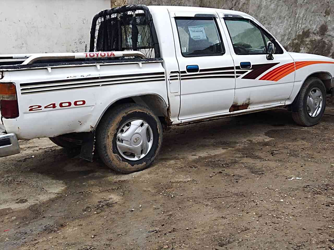 السلام عليكم  بيكم  موديل 93كير ومحرك شرط بسمي وتحويل شرط السعر 55 وبي مجال رقم الهاتف ***********
