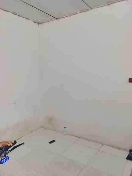 بيت للبيع وقف سني قير مسجل المساحه 100 متر يحتوي البيت على قرفه واستقبال وصاله ومطبخ وصحيات يبعد عن الشارع الوصطي  30 متر العنوان البصره ابو الخصيب طريق الوصطي قرب المدرسه الصفره السعر 20 وبي مجال الاستفسار انتصل على الرقم  *********** بي واتساب
