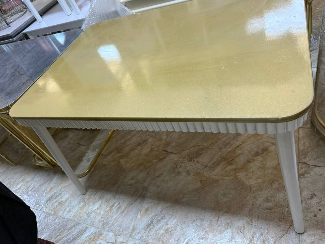 طبلات وسطيه فقط. 
انتظرونا.  عروض جديده. 
هناك خدمه توصيل 🚚 الطلبات


**إذا كنت صاحب هذا الإعلان وتريد حذفه لأي سبب، رجاءا أرسل رسالة إلى الدعم الفني**