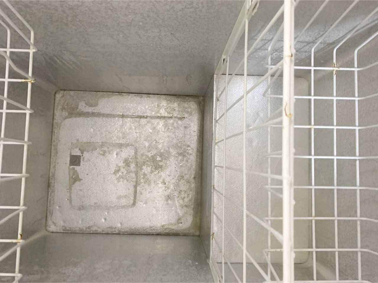 مجمدة ماركة تكمة للبيع مستعمله نضيف حجم 8 قدم عنوان بغداد السعر: 120 الف للاستفسار ***********
