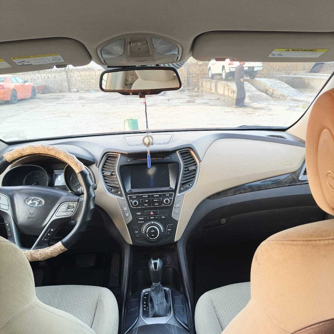 سلام عليكم 
سنتافيا وارد امريكي 2017
حـره سنويه 28 
الحادث بأمريكا فقط محرك 2400. GDi
مواصفات.
فورويل +تحكم استيرن+شاشه+كشن كهربائي+مانع انزلاق
ماشيه.84
مكان. ناصريه 
سعر.138
للاستفسار.
*********** ناصرية, ذي قار
