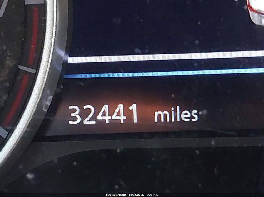 السلام عليكم عندي نيسان سنترا موديل 24 ماشيه 32 الف واصله بغداد ابيع بدون تصليح وبدون رقم السعر 100 الشراي يتصل ***********
