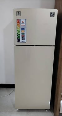 ثلاجه • نضيفه • بعقوبة