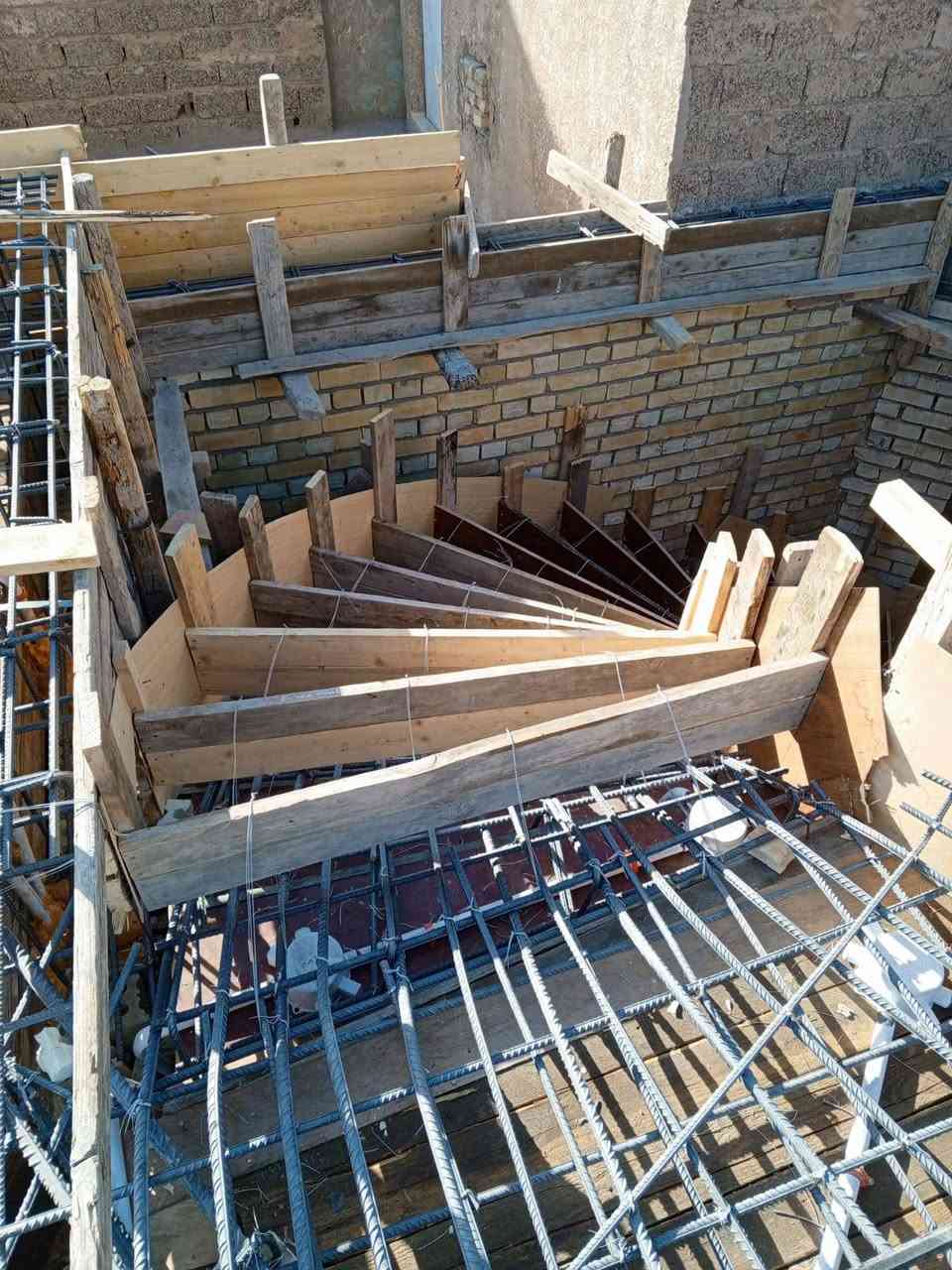 السلام عليكم نجار قالب متفرغ من بغداد *********** من رفت الحد البتونه كافت أعمال النجار وتساب متواجد
