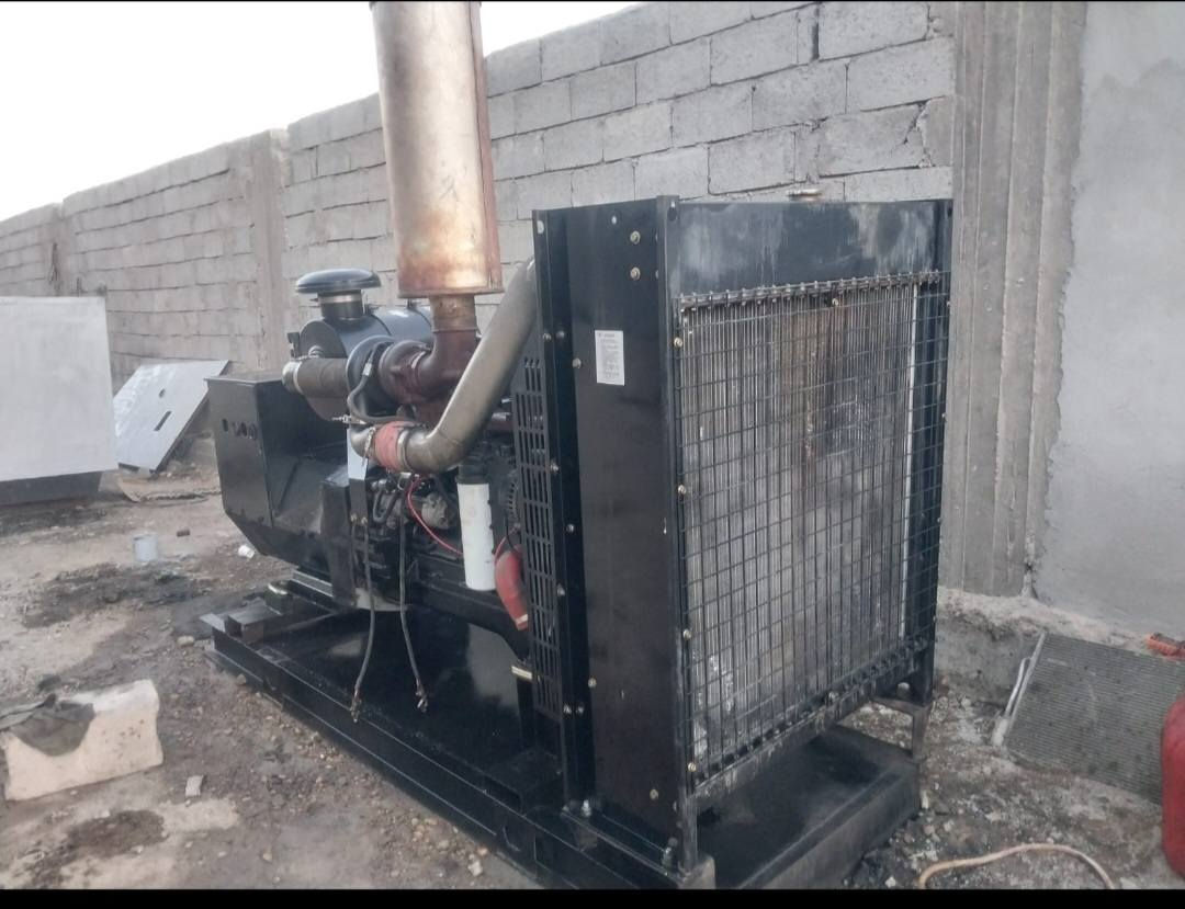 سلام عليكم عندي مولد مكينه كمنز ٢٤ ولف توليد٢٥٠ كيفي  نحاس اصلي ستفسار نتصل عله رقم ***********
