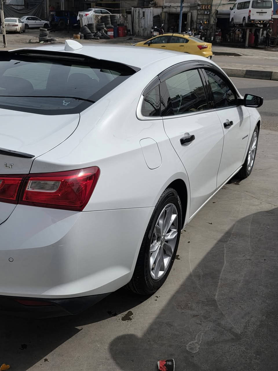 ماليبو 23 LT
حادث امريكا مرفق بالصوره 
السياره ماشيه 71km 
1500T محرك 
رادر مرايه جانبي 
كامره خلفي 
شاشه بلادي 
حساس خلفي 
داخل مخمل 
كامله مكمله السياره 
السعر ١٣٥ وبيه مجال 
***********
عنواني بغداد
