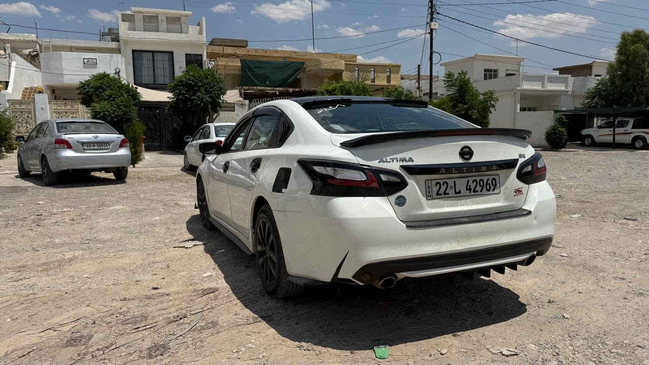 سەقف و بۆنیتی پێک کەتیتەوە نیوەی سبووغە
4پارچەو نیووی هەیە گێڕ و مەکینە کارابایی غەرامە باناوکردبەشەرت 
***********
بۆ نرخ کۆمێنت بکە / ناونیشان بنەسڵاوە أربيل, العراق
