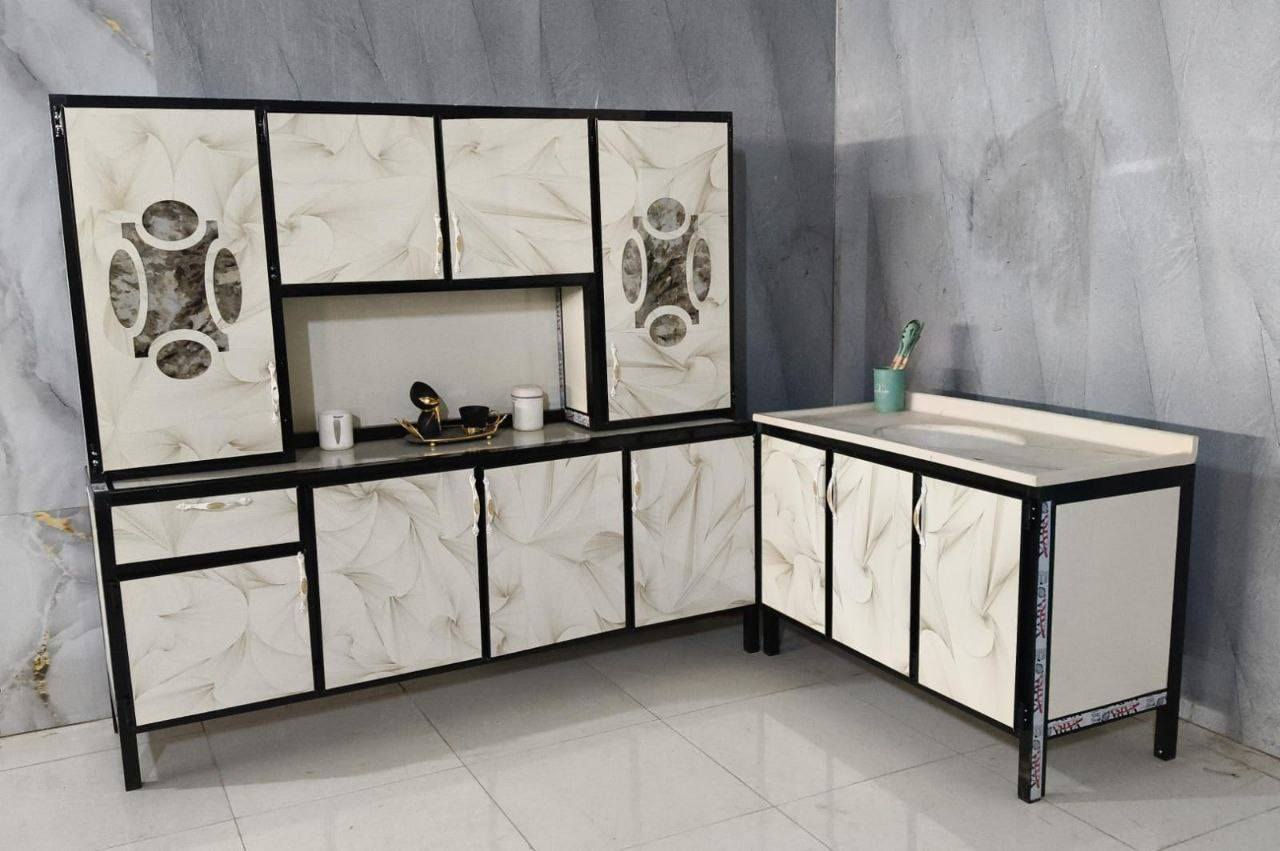 *********** 
ثلاث قطع كاونتر وملحق مترين وسنك مرمر متر و20 سعر 290
