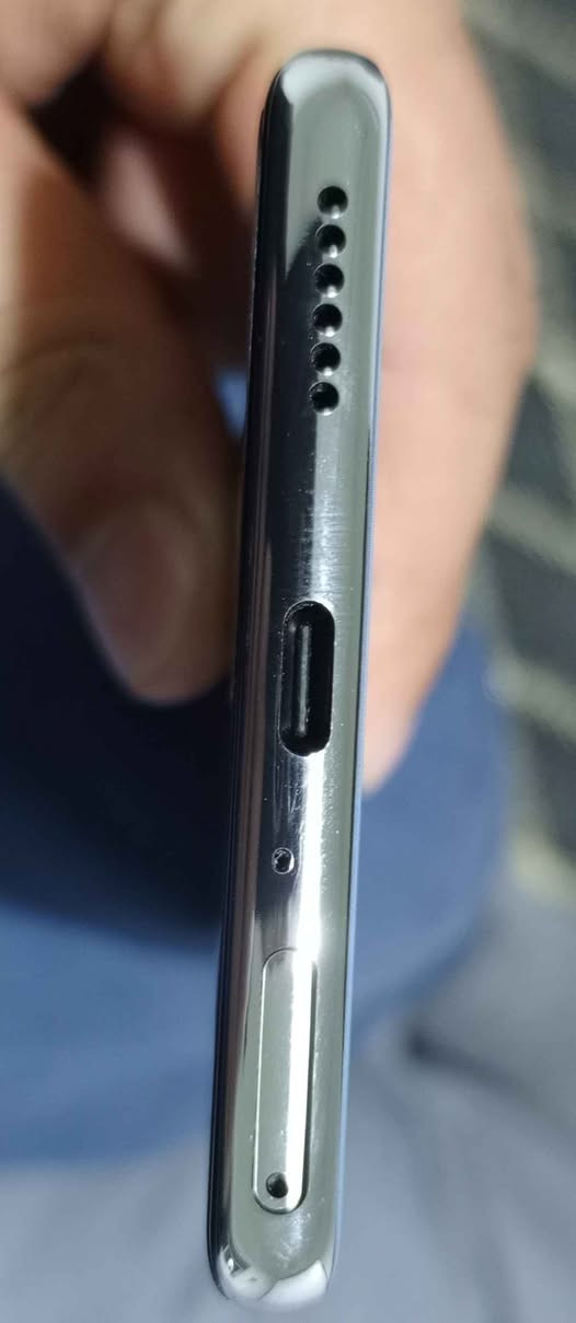 Hi Everyone,
Good evening

I want to sale my Tecno Camon40pro5G
6 months warranty 
All accessories & Box available 
Neat & Clean Set. 
Offering Price 300K IQD, Slightly Negotiable.

Intrested Person can contact. 
WhatsApp: ***********. أربيل, العراق
