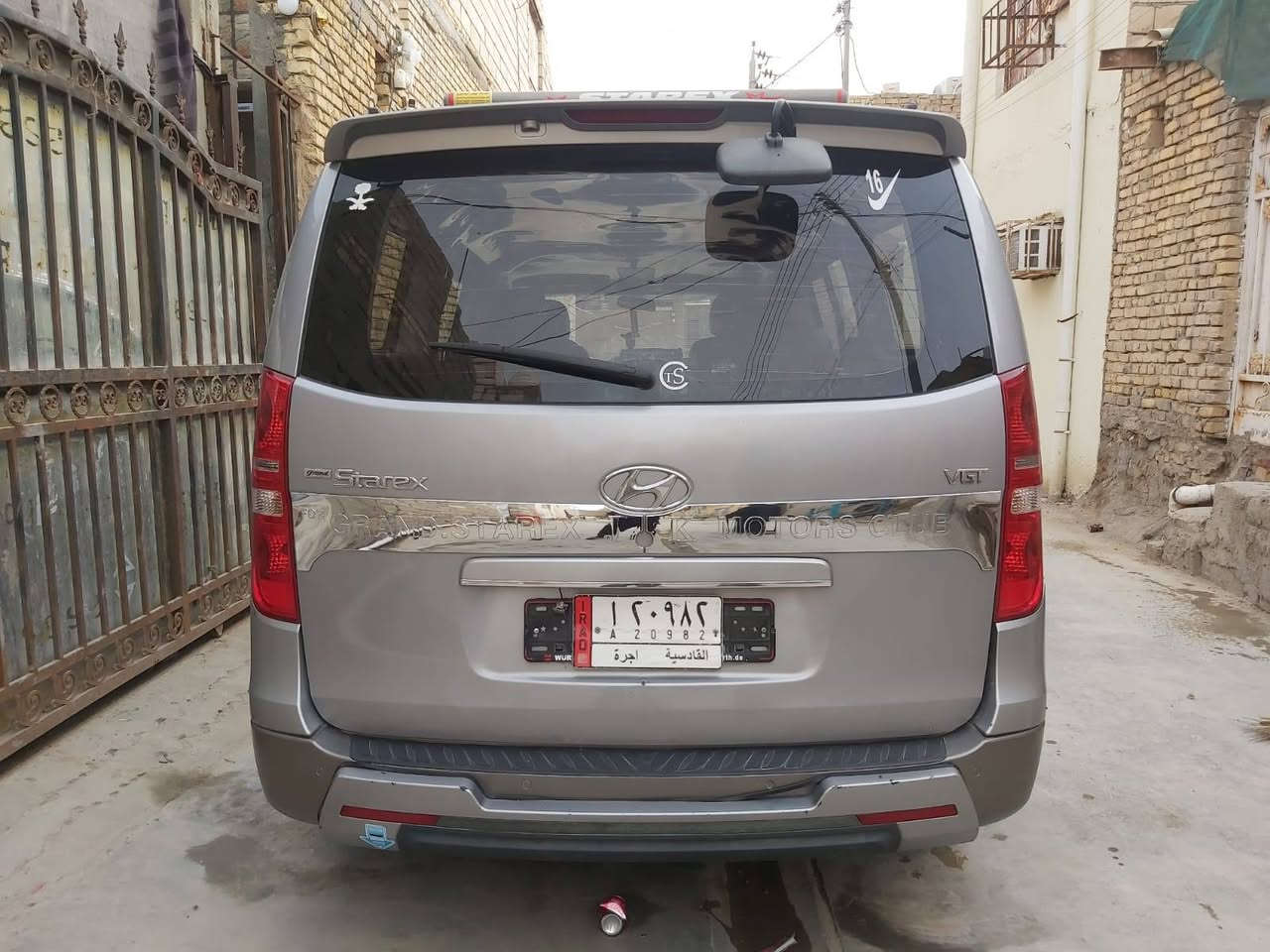 السلام عليكم  استاركس مسكرموديل 16اصل  لون بحري محوره من مجول الى سبلاين 12 رقم قادسيه خط ناصريه كربلاء سياره جاهزه كير مكينه تبريد تدفه تخم تاير سله درع خلفي شاشه تاب اصل حداديه مطول لطول تغليف تنته تلبيسه كشنات سياره فول  مابيهه اي صبغ بيهه بارد بلخشم يم الباتري تقريبن شبر  راح اكب السعر علمود ماتعبك بلتصال  205بيهه مجال قليل *********** مكان السياره سوق الشيوخ
