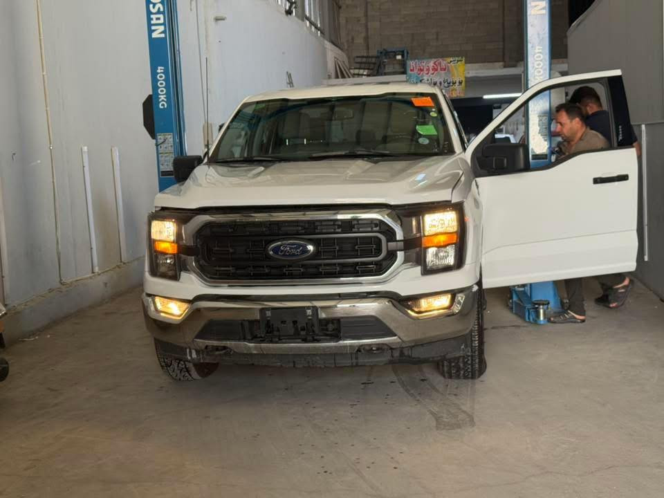 السلام عليكم. 
فورد F150 
موديل 2023
مكينه 3500 تيربو V6
مواصفات XLT
رادار امامي
 تحديد مسار
قياده ذاتيه
حساس خلفي 
كامره خلفيه
كير 10 نمره تعليك
كشن مخمل
السياره ماشيه 41 الف كيلوًمتر
رقم اربيل بسمي 
جاهزه مابيها اي نقص 
صور حادث ورقم شاصي و سنوار بالمنشور موجوده
السياره موجوده بغداد الدوره 
للاتصال ***********
السعر 30$ الف وبيها مجال
