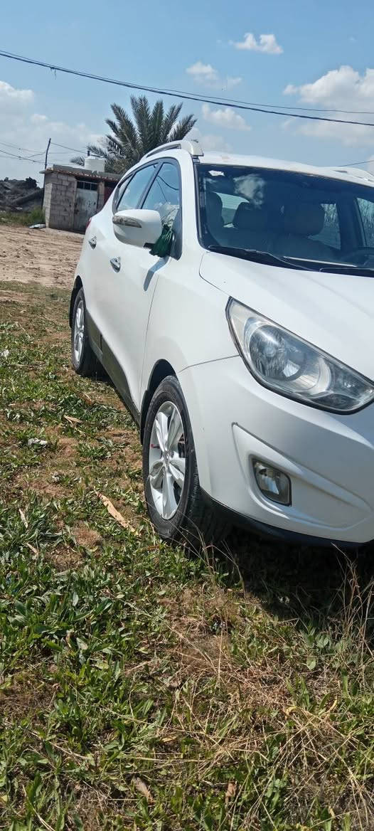 سلام عليكم. توسان ٢٠١٢ سياره حلوه رقم سليمانيه جديد دولي بسمي تريد تحويل تريد وكاله سياره جاهزه تخم تاير جديد باتري جديد صدر جديد تحويل مباشر سياره بيها جاملغ عكس السايق مبدل للتواصل خاص او *********** او *********** او بيهن وتساب مكان السياره بابل
