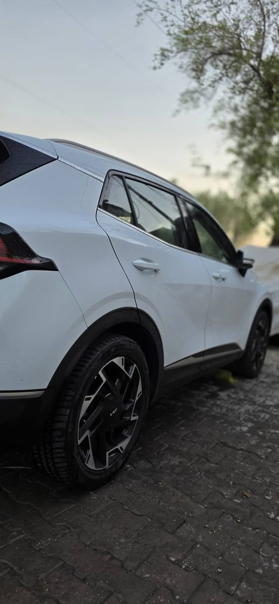 السلام عليكم
سبورتج2023 مكفوله كفاله عامه
وكاله الدوليه 
تشغيل عن بعد 
تدفئة كشنات
 تدفئة ستيرن 
كراسي كهرباء 
شاشه متصله
 مانع انزلاق 
 كار بلي 
هاند بريك دگمه
 وباقي المواصفات تعرفوهن 
السياره مكفوله كفاله عامه 
ضمان 5 سنوات 
ماشيه 46 الف 
مكاني نجف 
السعر230$ وبيها مجال حك الجيه 
***********
