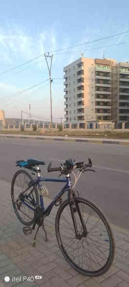 السلام عليكم
دراجه نوع فوجي للبيع
المنشأ: ياباني
الكير امامي:3 سرع
الكير الخلفي :8 سرع
العقرب نوع: shimano altus
دراجه مناسبه للطرق السريعه سرعتها توصل لل55
الدراجه نضيفه كل ضرر مابيها فقط بيها( قمچة عقرب تبديل والتايرات شويه تعبانه) أما الباقي كلشي مابي ويجي وياه قفل ابيض موضح بالصوره بلادي
ابيع وياها فقط جك سفلي وسيبايه 
مكان موصل حي الميثاق 
السعر 150 الف 
رقمي ***********
