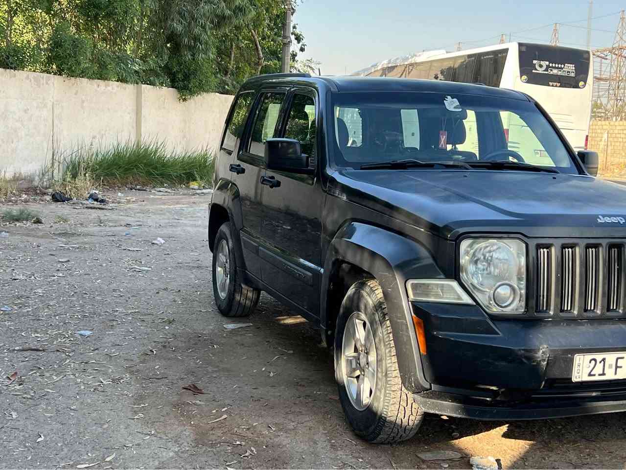 جيب لابرتي 2011 موصفات 
نحكمات ستيرن 
مانع نزلاق 
فوروبل 
مكينة وكير نضيفات 
تبريد ثلج 
سيارة داخلة كلين بل عراق تبدل بيهة بس الباب مال سايق رايدهة 100 بشدة وبيهة مجال الطيبين واي ستفسار نتصال علة هذة رقم *********** مكلف بل نشر بغداد, العراق
