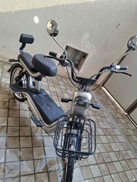 دراجة هوائية شحن نظيفة نفس الصورة السعر (٢٠٠) وبي مجال  رقم الموبايل /...