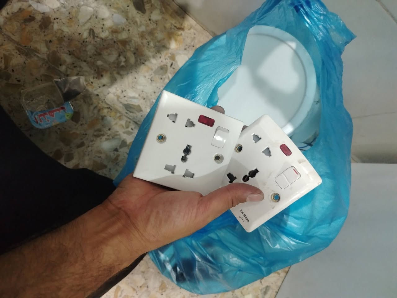 سبورتلايتات
نقاط كهرباء
وايرا لفة اردني سعرهن 25


**إذا كنت صاحب هذا الإعلان وتريد حذفه لأي سبب، رجاءا أرسل رسالة إلى الدعم الفني**