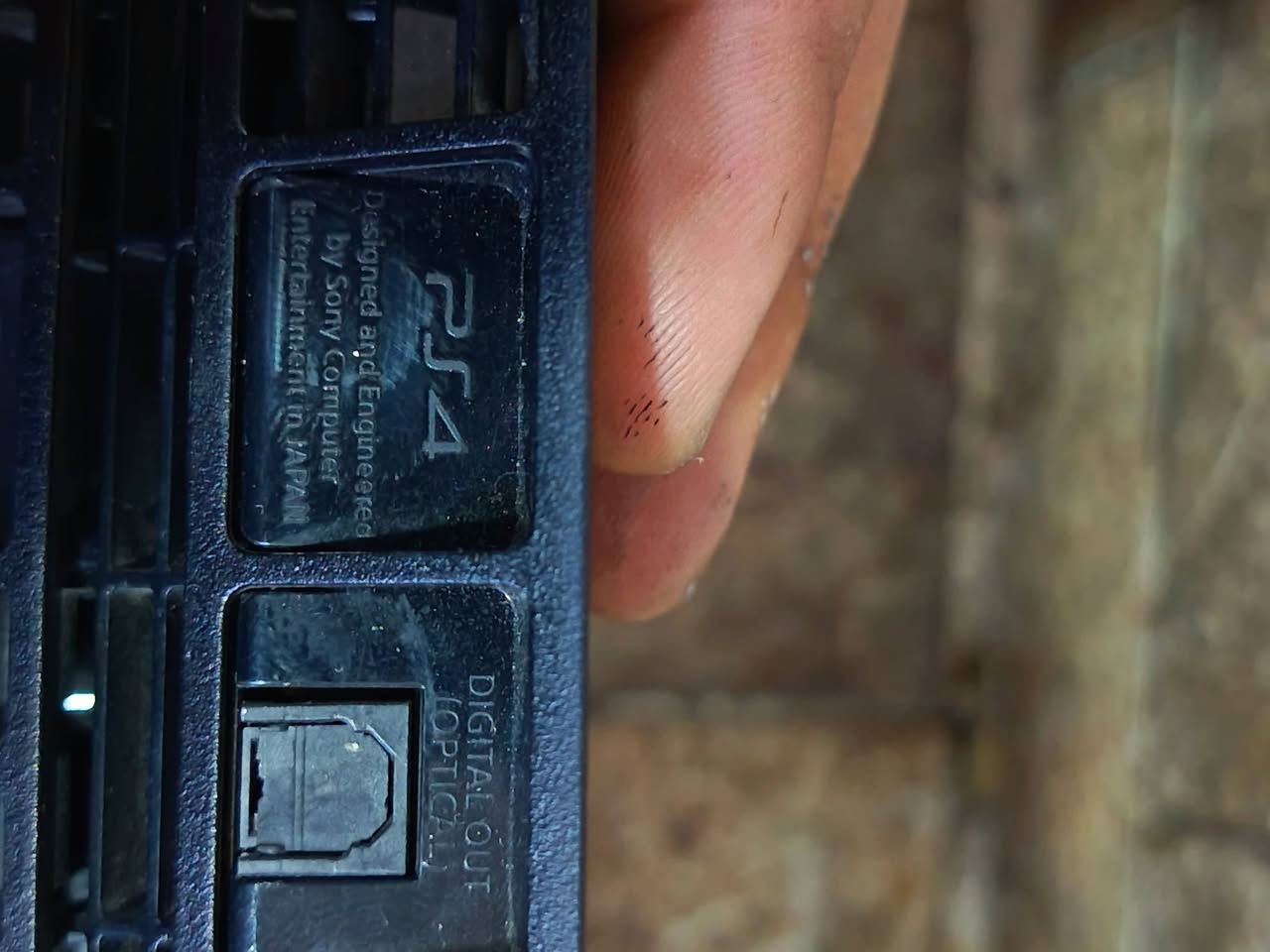 بلي فور فات مهكر كامل ملحقات الجهاز يجي ويا جوستكين كامل ملحقات.  ويوبس جديد بل كارتون معه خمس العاب سعر 225 رقمي
***********
