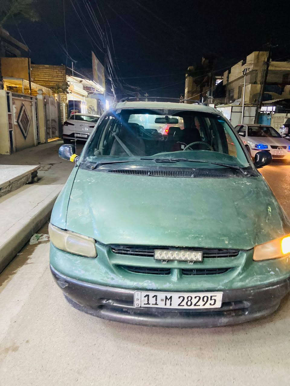 السلام عليكم دوج كرافن موديل 1998
للبيع 
بدون صبغ بدون ضربه 
السعر 48$
للاستفسار ***********
