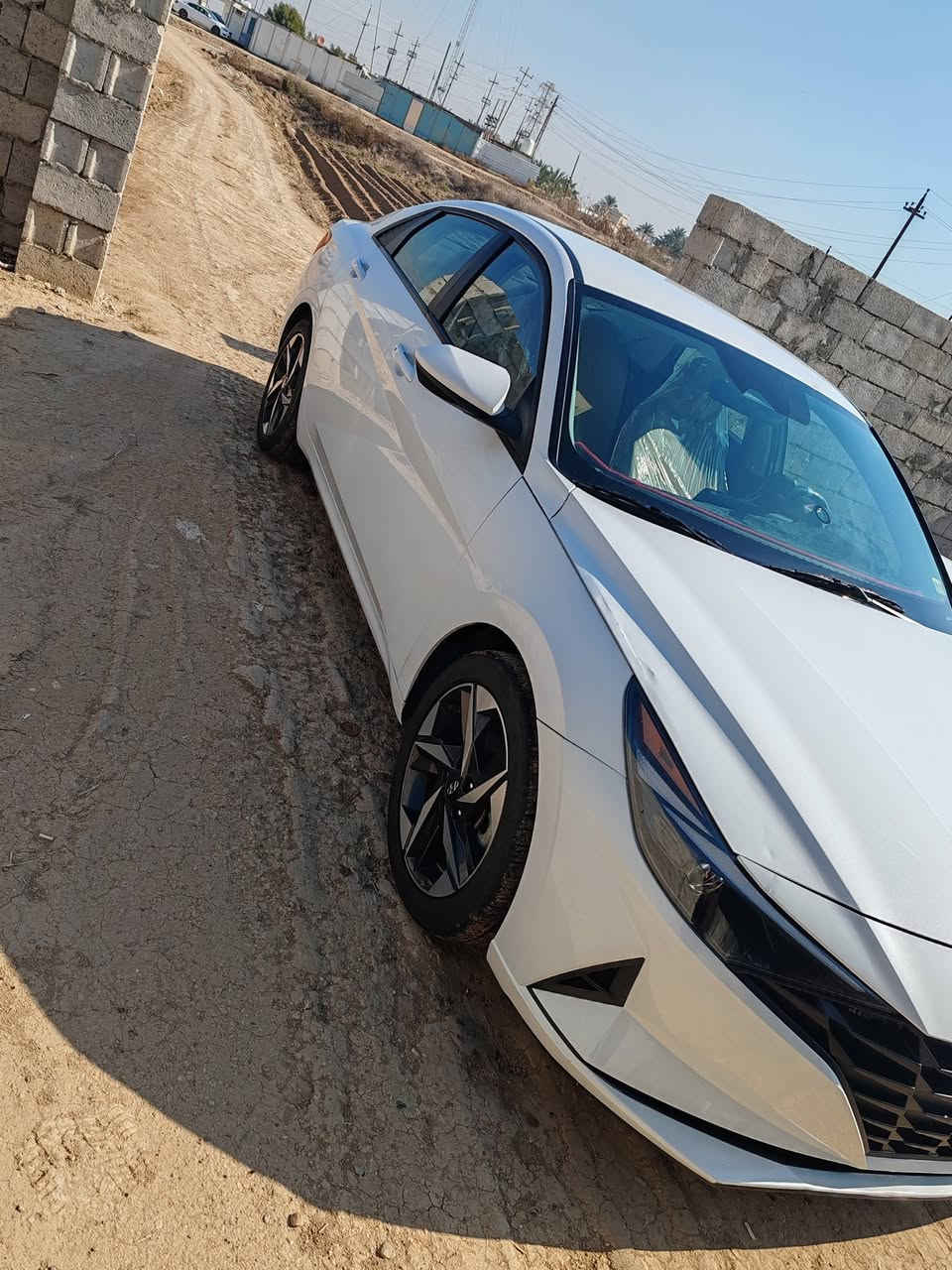 النترا موديل 2023رقم كاتي فحص سيارة جديدة ماشية 32 الف بيها ظرر بس جاملغ امامي يمنى والباب السكن بدون دواخل فول مواصفات ماعدا الفتحه شاشة متصلة تبريد بيانو لمس مكمل هزه بس تترقم سعرها 158 بيها مجال مكان السيارة اليوسفيه *********** اكو واتس اب سيارة مغلفها ارضيه وكشنات
