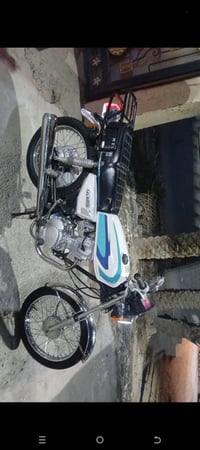 للبيع نامه موديل 25 اوراق سكنر مفتوحه والفات ب500 قفل07749470849