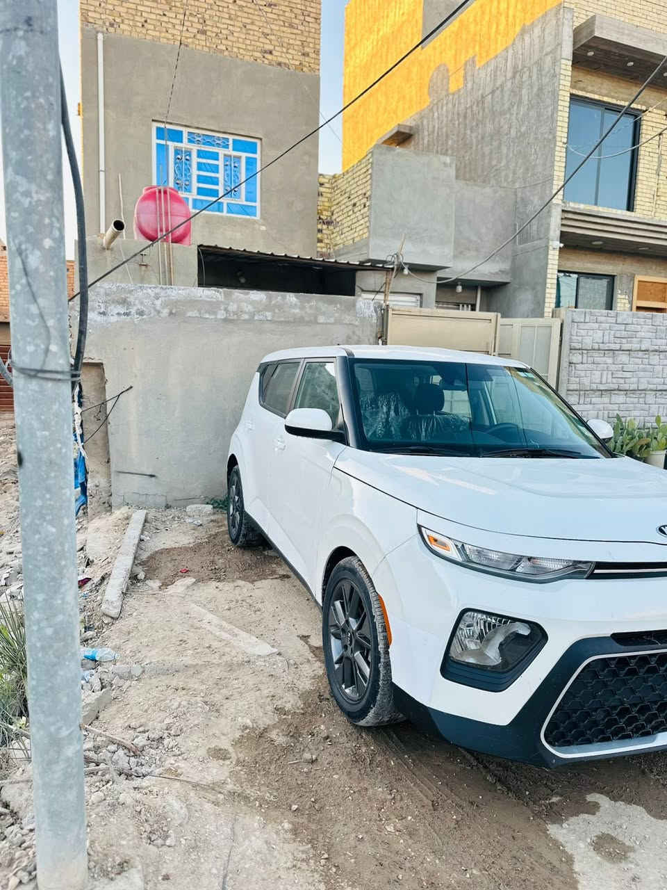 السلام عليكم للبيع كيا صَول/بدون لوحات
موديل 21 لون ابيض صدفي 
الحادث/ جاملغ امامي
ارباك ستيرن طاك فقط ومغلف
المواصفات /شاشه
  كامره دواره
رادار امامي
توقف ذاتي
اوتو بريك
رادارات مري
كشن سايق كهربائي
ويل اسود مميز
مكان السياره /بابل حي الإمام /السعر 137   وبيه مجال 
للاستفسار /***********
