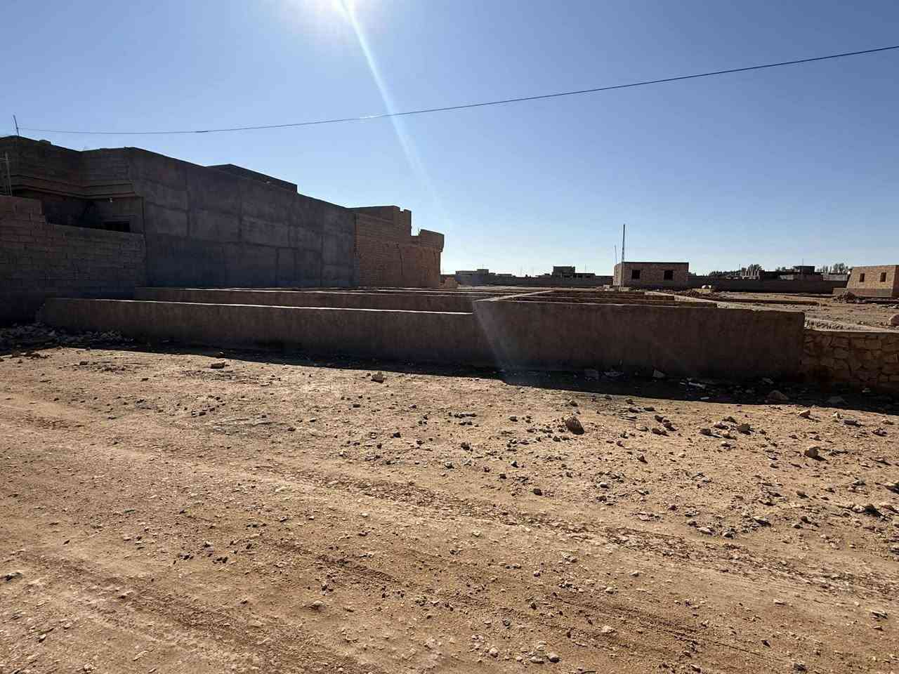 السلام عليكم                                                                            قطعه ارض وبيها اساس خوش خريطه جبيره.                   للبيع الموقع قرب الاذاعه.                                                        المساحه نص عرصه 
علا شارعين 
السعر 27مليون وبيها مجال 
للتواصل ***********
